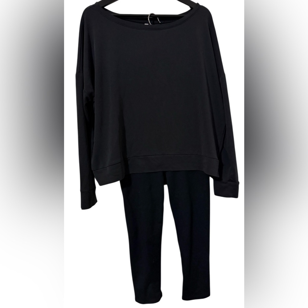 Fabletics Medium Activewear Bundle Leggings + Eco… - image 2